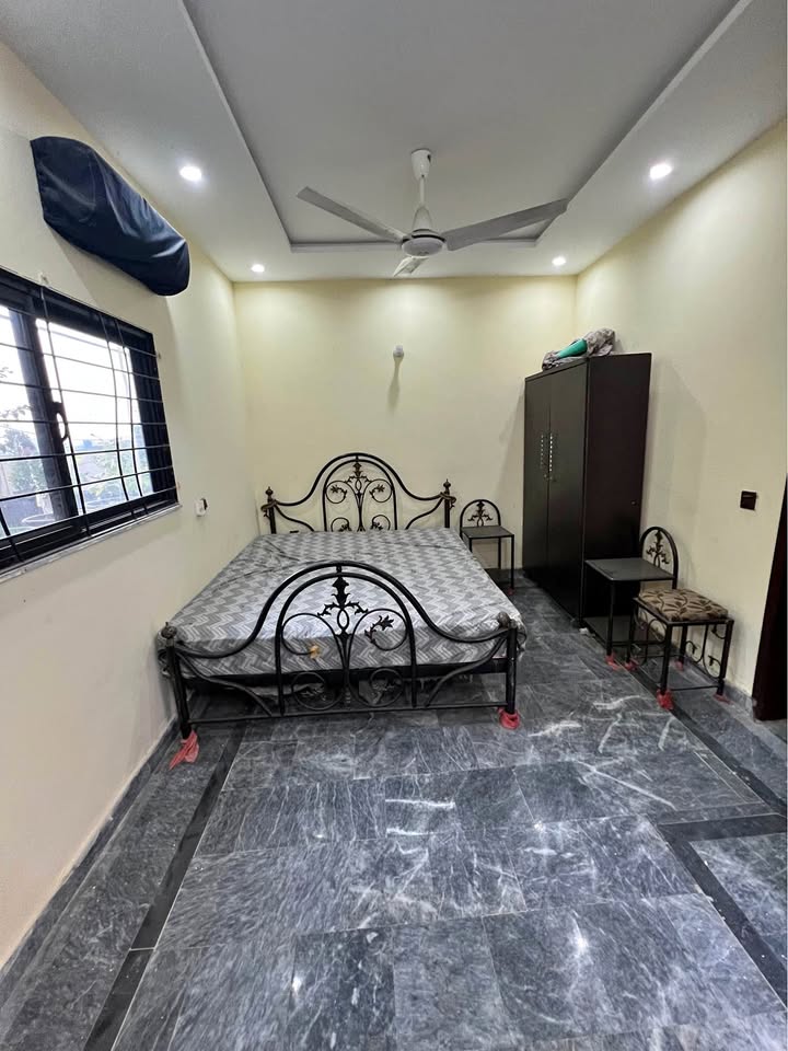 01 Bed Furnished Flat, Rehmanpura Ichra Lahore